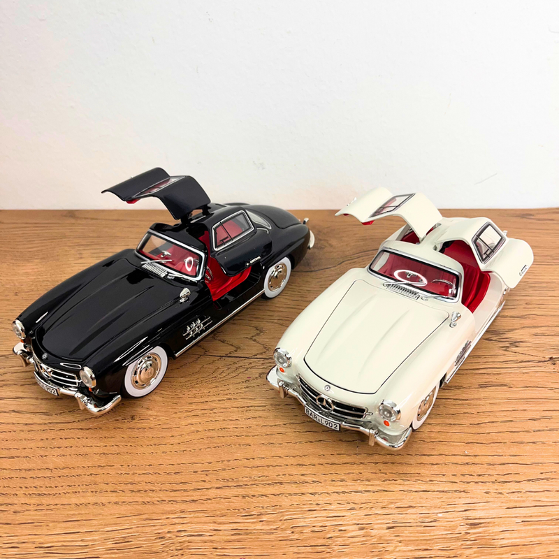 Auto Mercedes Benz 300SL Escala 1:24
